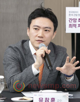 ▲ 유 교수는 보다 효율적인 연속치료를 위해 각 약제들의 특성과 각 환자의 컨디션을 고려, 개별 환자에 맞는 1차 치료제를 선택해야 한다고 역설했다.