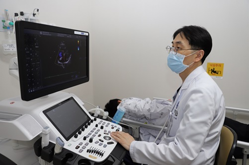 ▲ 연세대학교 의과대학 용인세브란스병원 심장혈관센터 내 심장초음파검사실이 3월 1일 개원 이후 4개월 만에 검사 건수 3300례를 달성했다.