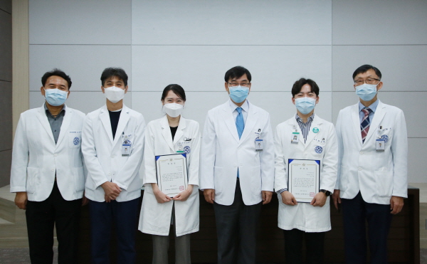 ▲ 인제대학교 상계백병원이 27일 17층 강당에서 제3회 전공의 학술상 수상자를 선정 발표했다.
