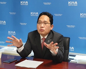 ▲ 제20대 대통령 최대집 예비후보(전 대한의사협회 회장)는 최근 기자와 만난 자리에서 코로나19 방역 등 문재인 정부의 보건의료정책에 대해 쓴소리를 아끼지 않았다.