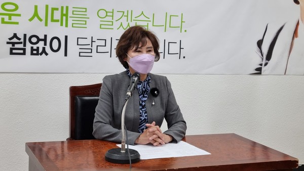 ▲서울시약사회 한동주 회장이 젊은 약사를 적극 발굴하겠다며 재선에 대한 의지를 밝혔다.