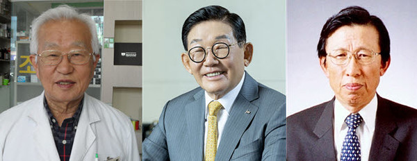 ▲ (좌측부터) 정병표 전 대한약사회 총회의장, JW중외제약 명예회장, 현수환 동원약품 회장