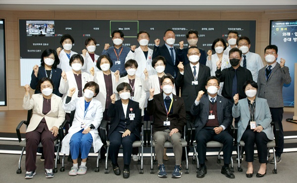 ▲ 한림대성심병원은 최근 슬로건을 ‘경영혁신을 통한 전사적 융합과 스마트 병원으로의 가속화’로 정하고 ‘2022 혁신 전략 워크숍’을 진행했다.