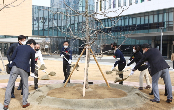 ▲ 삼성바이오에피스가 28일, 창립 10주년을 맞아 임직원의 성과를 격려하고 새롭게 도약하는 10년을 준비하기 위한 창립 기념 행사를 진행했다.
