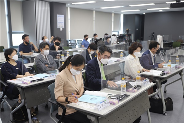 ▲ 대한치의학회와 한국보건의료연구원은 공동으로 ‘구강 공공보건정책 발전방안 모색’을 주제로 지난 11일에 온ㆍ오프라인 공청회를 개최했다.