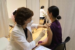 ▲ 정부는 코로나19 백신의 4차 접종을 독려하고 있지만, 약사들은 냉담한 반응을 보였다.