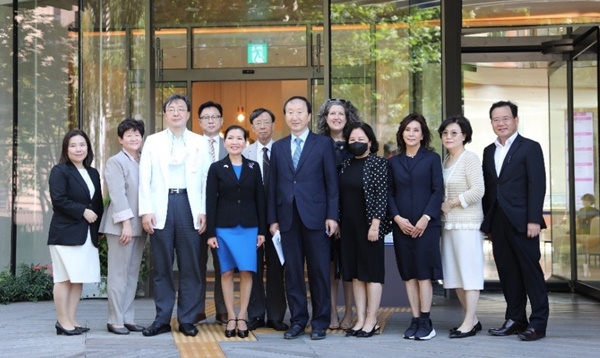 ▲ 차 의과학대학교는 지난 19일 메릴랜드 주정부와 학술, 연구 교류 확대를 위한 행사를 강남차여성병원 회의실에서 진행했다. 