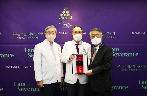 ▲ 세브란스병원이 ‘2022 대한민국 하이스트 브랜드’ 조사에서 종합병원 부문 1위를 수상했다.