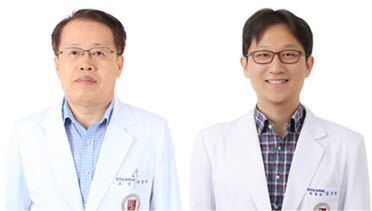 ▲ 이창규 교수(좌)와 김근주 교수