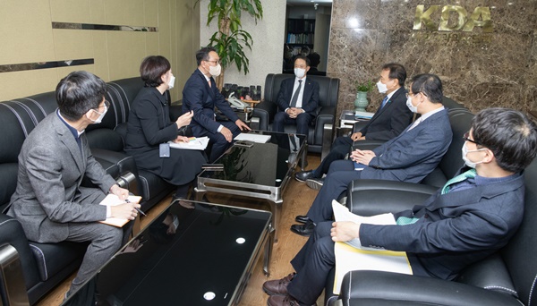▲ 보건복지부 박민수 제2차관이 9일 서울시 성동구 소재 대한치과의사협회를 방문했다.