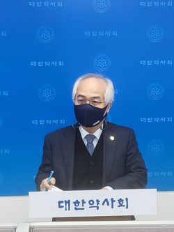 ▲ 김대원 부회장은 12일, 대한약사회의 정책 방향에 대해 설명했다.