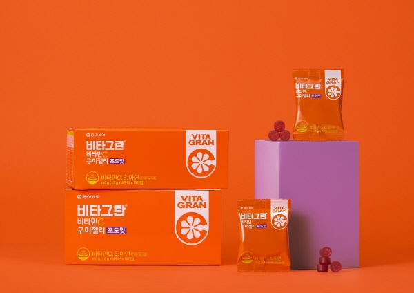 ▲ 동아제약은 비타민C 전문 브랜드 비타그란이 건강기능식품 ‘비타그란 비타민C 구미젤리’ 2종을 출시했다고 9일 밝혔다.