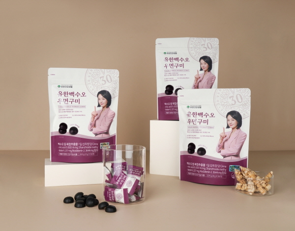 ▲ 유한건강생활은 간식처럼 섭취해 갱년기 증상을 완화하는 국내 최초 구미형 백수오 제품 ‘유한백수오 우먼구미’를 GS SHOP에서 최초 출시했다고 6일 밝혔다.