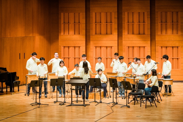 ▲ 한미약품과 MPO는 지난 25일 서울 강남구 광림아트센터 장천홀에서 장애아동 예술교육 기금 마련을 위한 ‘제9회 빛의소리 나눔콘서트’를 성황리에 마쳤다고 28일 밝혔다. 