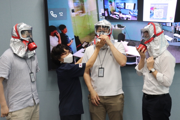 ▲ 바이엘 코리아는 14일 바이엘 보건ㆍ안전의 날(Bayer Health & Safety Day)을 맞아  9월 한 달간 진행되는 걷기 챌린지를 비롯해 12일부터 3일간 임직원의 건강과 안전 증진을 위한 다양한 사내  캠페인 이벤트를 전개한다고 밝혔다. 