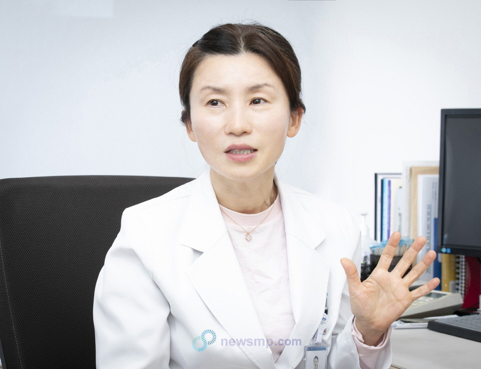 ▲ 10월 셋째 주는 1986년 미국 감염 관리 및 역학 전문가협회(APIC)가 제정한 ‘국제 감염 예방 주간’이다. 이에 의약뉴스는 순천향대학교 부천병원 감염내과 추은주 교수를 만나 감염병 관리에 있어 항생제의 중요성과 내성 극복을 위한 전문가의 의견을 들었다.