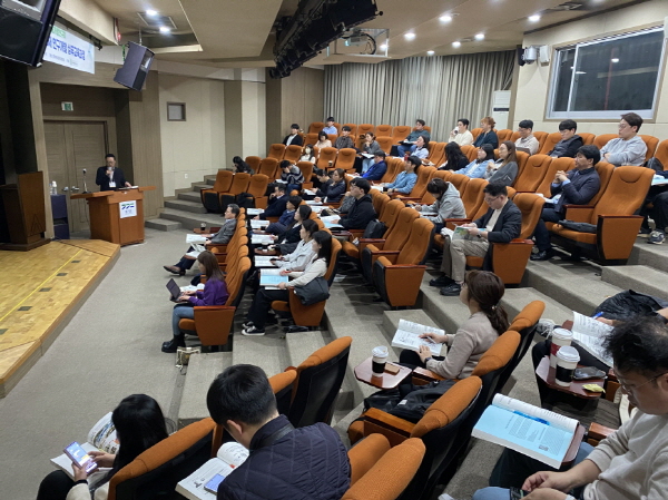 ▲ 한국신약개발연구조합 산하 천연물개발연구회는 지난 7일(화)과 8일(수) ‘KDRA 천연물개발연구회 2023년도 천연물 소재 연구개발 실무교육과정’을 성황리에 개최했다고 밝혔다.