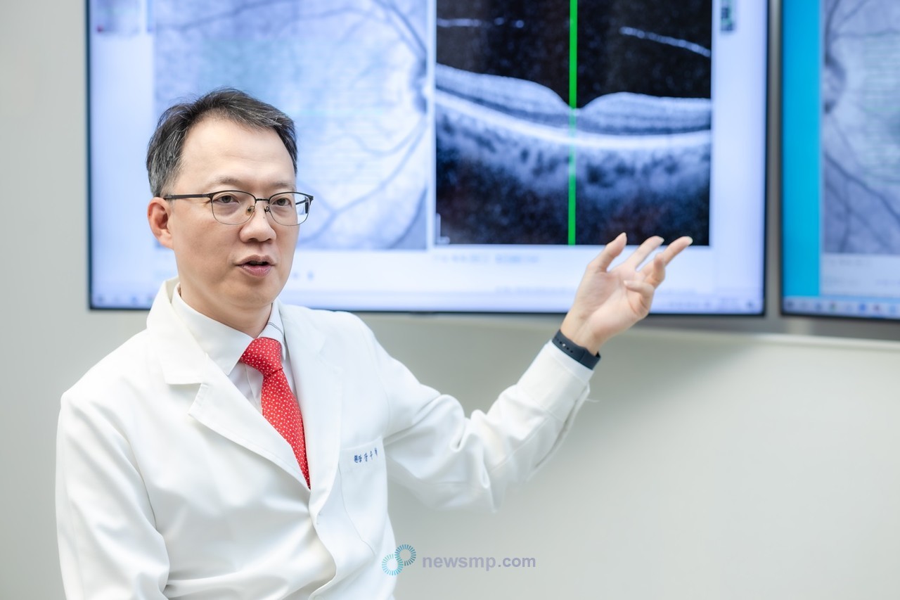 ▲ 급속한 고령화로 황반변성 환자가 급증하고 있는 가운데, 최대 16주까지 투약 간격을 확대했던 아일리아가 최소 투약 간격을 4주로 좁히면서 선택의 폭을 넓혔다. 스펙트럼이 다양한 습셩 연령관련 황반변성(nAMD) 환자에서 유연한 투약 간격을 통해 맞춤형 치료의 길을 열었다는 평가다. 이와 관련, 의약뉴스는 장우혁안과 장우혁 원장을 만나 nAMD 치료에 있어 아일리아의 가치를 조명했다.