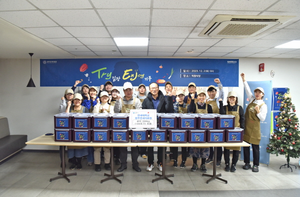 ▲ 원주세브란스기독병원은 지난 2일, 병원 외래센터 후생관에서 소외계층을 위한 김장 나눔 행사를 개최했다.