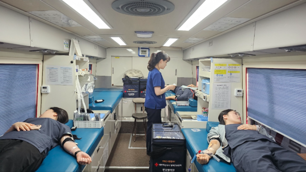 ▲ 한국건강관리협회 부산서부검진센터가 사랑의 헌혈캠페인을 실시했다.