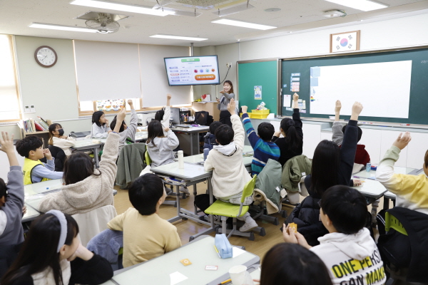 ▲ SK바이오사이언스는 본사가 위치한 경기도 성남 지역에서 지역 초등학생들을 대상으로 감염병 예방 교육을 실시했다고 15일 밝혔다. 