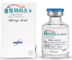 ▲ 한국아스트라제네카의 C5 보체 억제제 울토미리스주(성분명: 라불리주맙)가 4일 식품의약품안전처로부터 성인에서 항아세틸콜린 수용체(AChR) 항체 양성인 전신 중증 근무력증(gMG: Generalized Myasthenia Gravis) 치료를 위한 표준요법에 함께 사용하는 부가요법으로 적응증을 승인받았다.