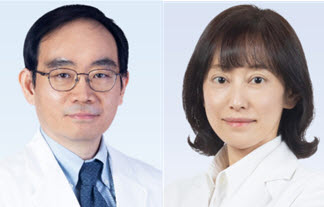 ▲ 김광일 교수(왼쪽)와 이혜진 교수