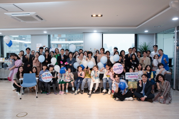 ▲ 입센코리아는 5월 가정의 달을 맞아 사무실에서 ‘입센코리아 가족을 위한 오픈하우스’ 개최했다.