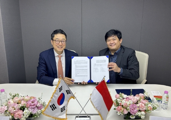 ▲ 지씨셀이 동남아 최대 제약 그룹 PT Kalbe Farma Tbk의 자회사인 PT Bifarma Adiluhung과 이뮨셀엘씨주의 인도네시아 시장 진출을 위한 전략적 파트너십 업무협약을 체결했다
