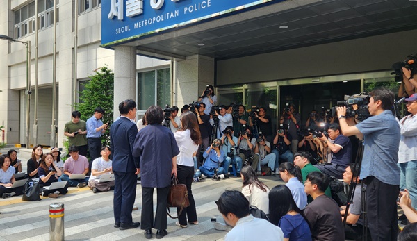 ▲ 임현택 회장이 20일 전공의들의 집단사직을 교사한 혐의로 경찰에 출석, 조사를 받았다.