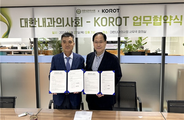 ▲ 차기철 대표(왼쪽)와 이정용 회장.