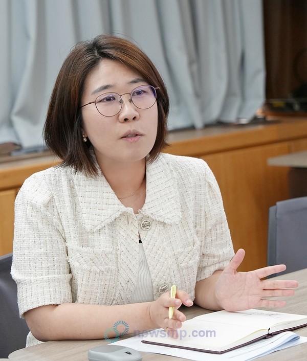 ▲ 이아름 팀장은 “현재 위절제술 환자에서 우루사가 조건부 권고 사항이지만. 권고안의 수준이 점점 더 높아질 것으로 예상하고 있다”고 밝혔다.