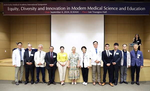 ▲ 인체구조학 국제 세미나 참석자들.