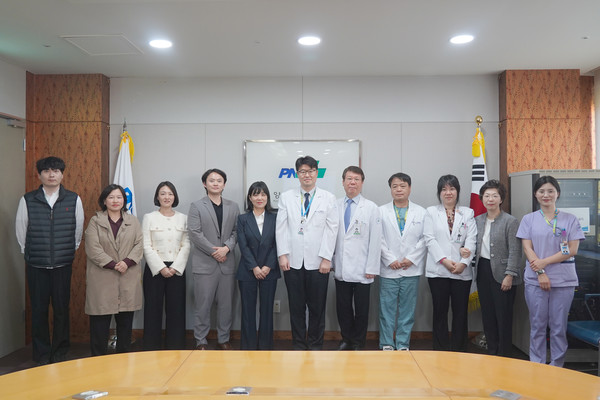 ▲ 복지부와 국립암센터가 양산부산대병원의 소아청소년암 진료체계 구축 현장을 방문했다.