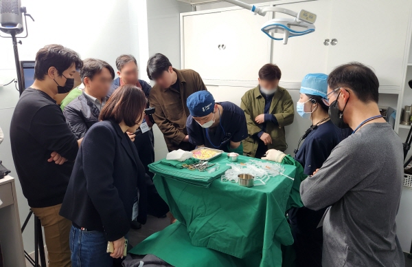 ▲ 휴젤은 지난달 31일 국내 미용성형 분야 의료진을 대상으로 ‘H.E.L.F Training : 블루로즈(Bluerose) x 보툴렉스(Botulax)’를 성료했다고 밝혔다.