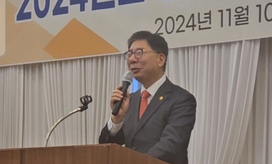 ▲ 박영달 예비후보가 강원도약사회를 찾아 약사법 개정을 이뤄내겠다고 공언했다.