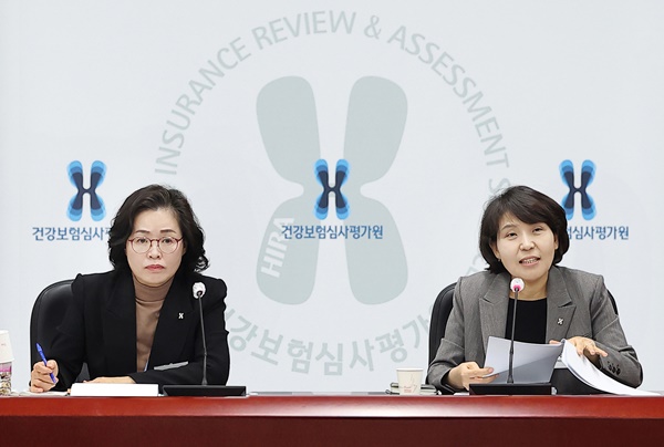 ▲ 김미향 센터장(왼쪽)과 김국희 실장.