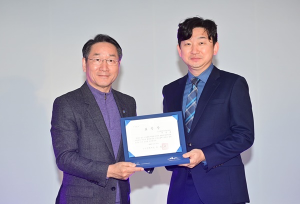 ▲ 가천대 길병원 산부인과 이승호 교수가 ‘2024년 여성폭력 추방주간’ 인천시장상을 수상했다.