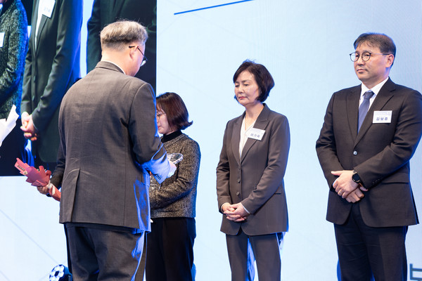 ▲ 양산부산대병원 어린이 공공전문진료센터가 운영 부문 우수기관으로 표창을 받았다.