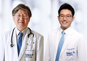 ▲ 강형진 교수(왼쪽)와 홍경택 교수.