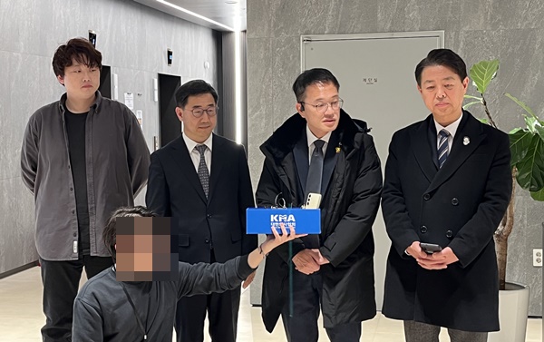 ▲ (왼쪽부터) 박단 위원장, 박형욱 위원장, 박주민 위원장, 김영호 위원장.