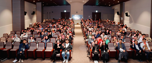 ▲ 고려대 의학도서관이 지난 26일 제10회 KUM 북클럽 산책 시 콘서트를 성황리에 마쳤다.