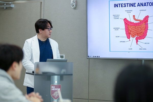 ▲ 고려대 안산병원이 30일 경기도소방재난본부 소속 구급대원 130여 명을 대상으로 온/오프라인 소아응급의료 교육을 실시했다.