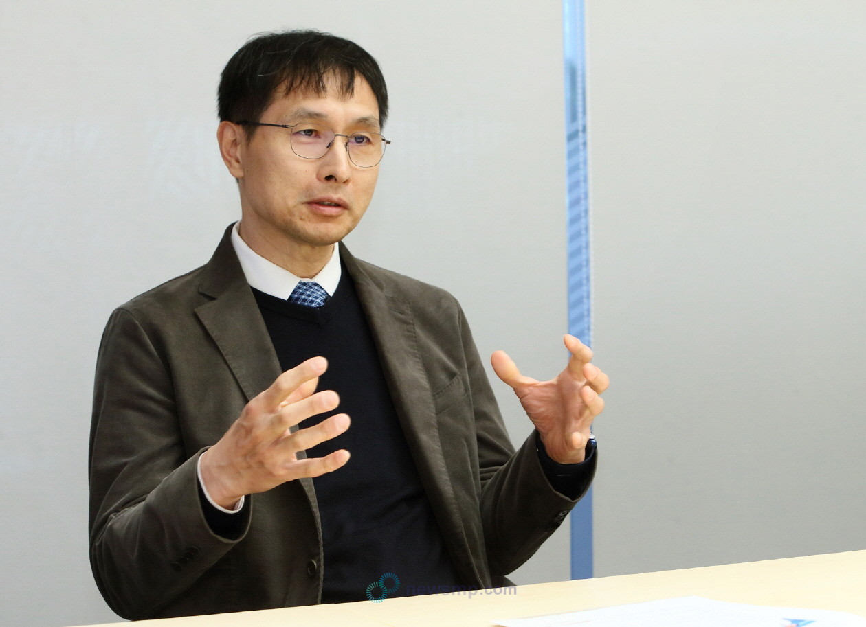 ▲ 모지훈 교수는 듀피젠트가 비용종을 동반한 제2형 염증성 비부비동염에 효과적인 치료옵션이라며, 지속적인 치료가 필요한 만큼 급여 적용을 통해 접근성이 개선되길 바란다고 전했다.