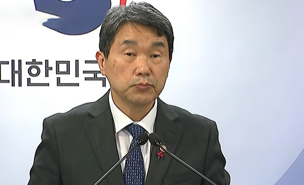 ▲ 교육부 이주호 장관이 정부 브리핑을 통해 2026학년도 의대 정원 규모를 제로베이스에서 논의할 수 있다고 발표했다.