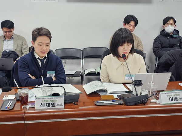 ▲ 원산협 선재원 공동 대표(왼쪽)와 이슬 공동 대표는 정부와 국회에 입법 제언과 자율규제안을 발표했다.