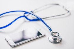 ▲ 비대면 진료 법제화를 앞두고 의약사의 번아웃을 고려한 안전장치를 마련해야 한다는 의견이 나왔다.
