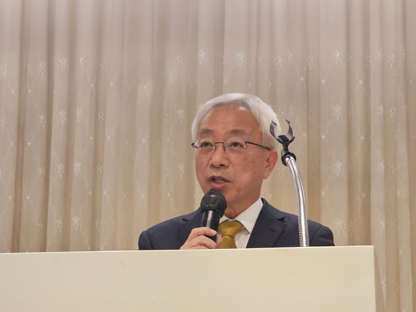 ▲ 김정수 신임 회장은 개방적인 동문회를 운영하겠다고 밝혔다.