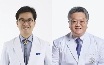 ▲ 정문영 교수(왼쪽)와 이원희 교수.