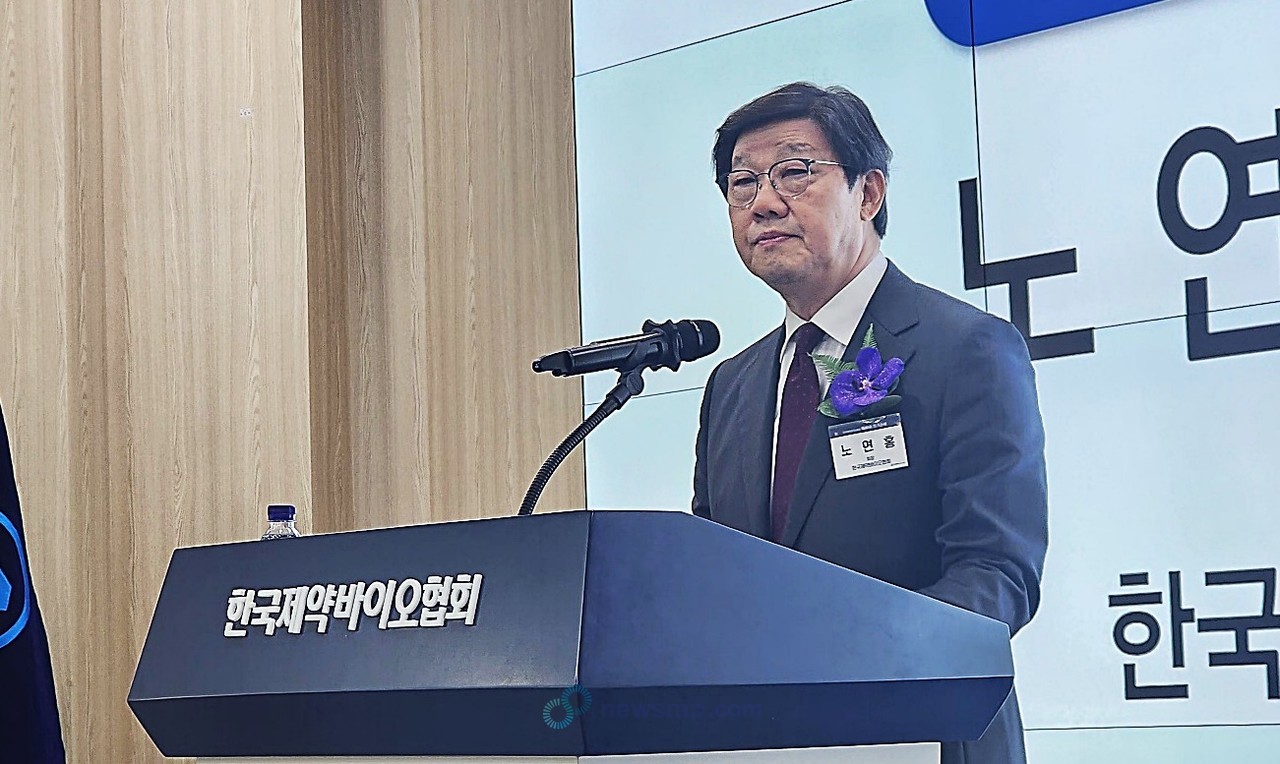 ▲ 노연홍 회장은 산업계의 노력에도 불구하고, 현실이 녹록치 않다면서도 회원사의 협력과 노력 그리고 국회와 정부의 전략적인 육성과 지원이 뒷받침된다면 글로벌 선진 산업으로의 도약을 앞당길 수 있다고 역설했다.